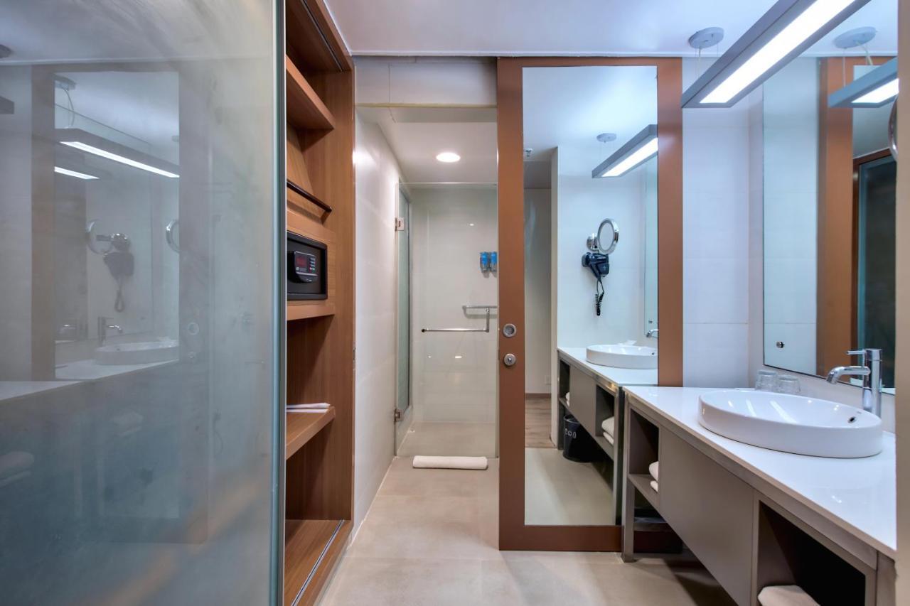 Vivanta Ahmedabad Sg Highway Экстерьер фото